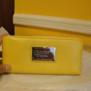 Marc Jacobs Women’s Zip Around Wallet